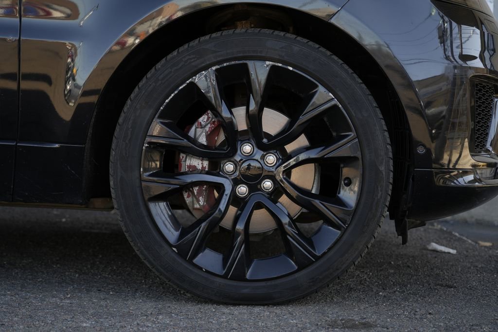 Used 2020 Land Rover Range Rover Sport HSE image 10