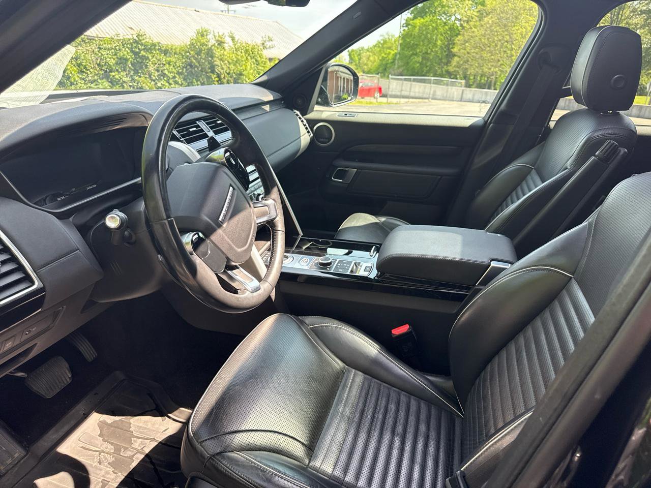 Used 2019 Land Rover Discovery HSE AWD/4WD image 8