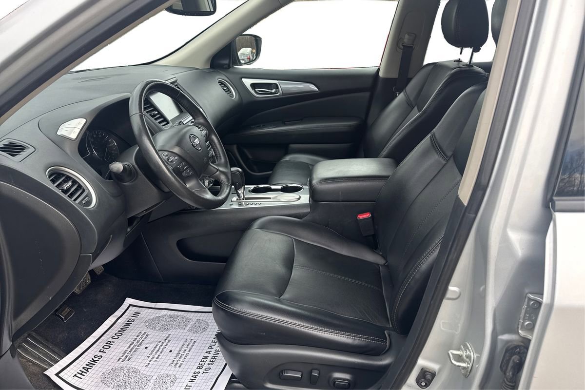 Used 2020 Nissan Pathfinder SL FWD image 9