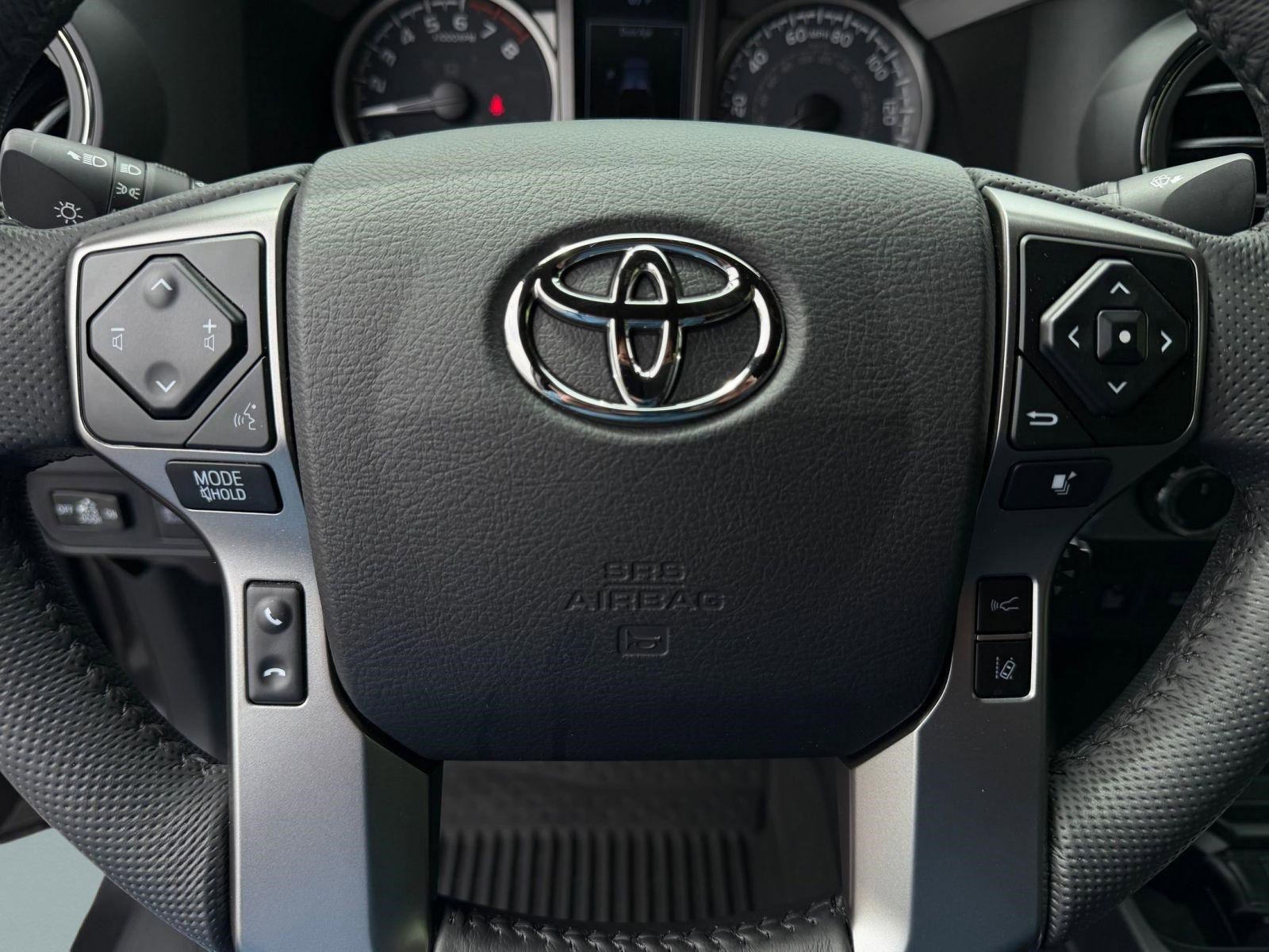 Used 2021 Toyota Tacoma Limited AWD/4WD image 15