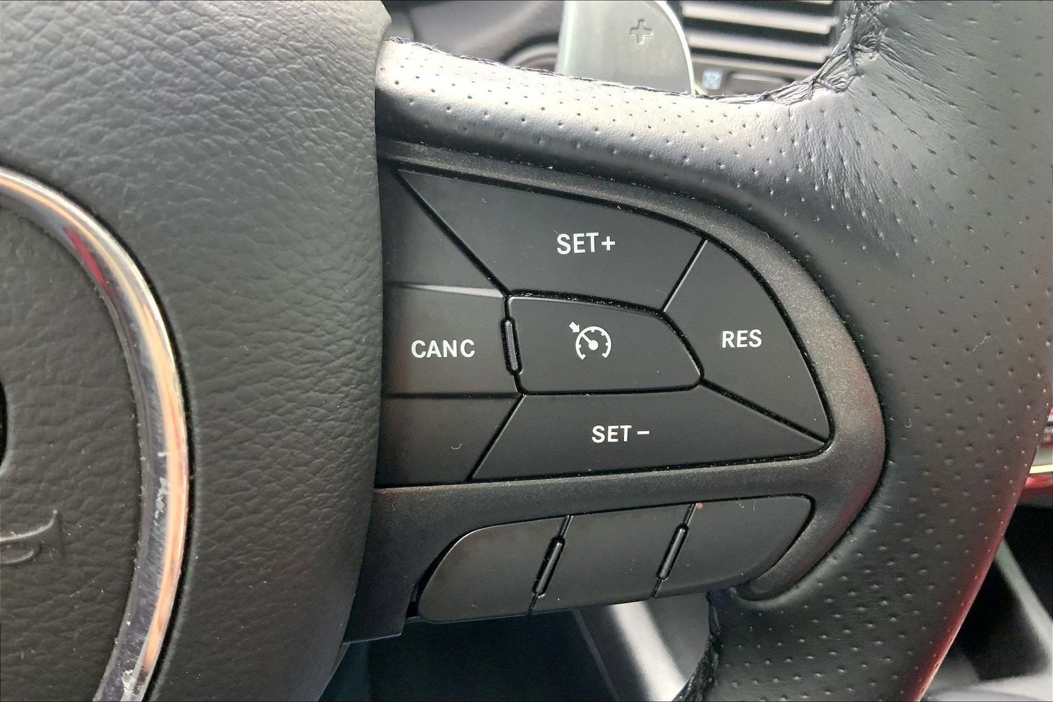 Used 2020 Dodge Durango R/T w/ Blacktop Package AWD/4WD image 21