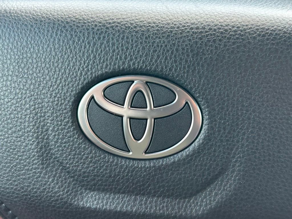 Used 2025 Toyota 4Runner SR5 RWD image 37