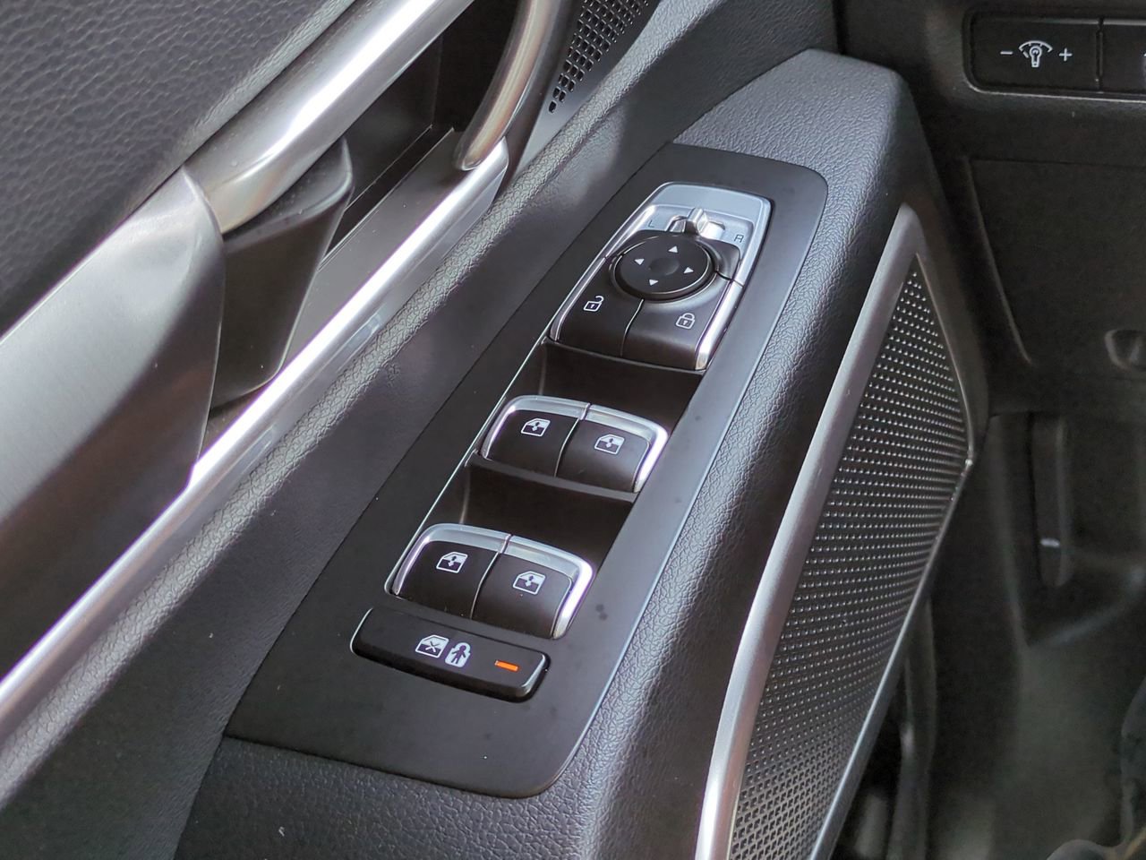 Certified 2024 Kia Telluride S FWD image 24
