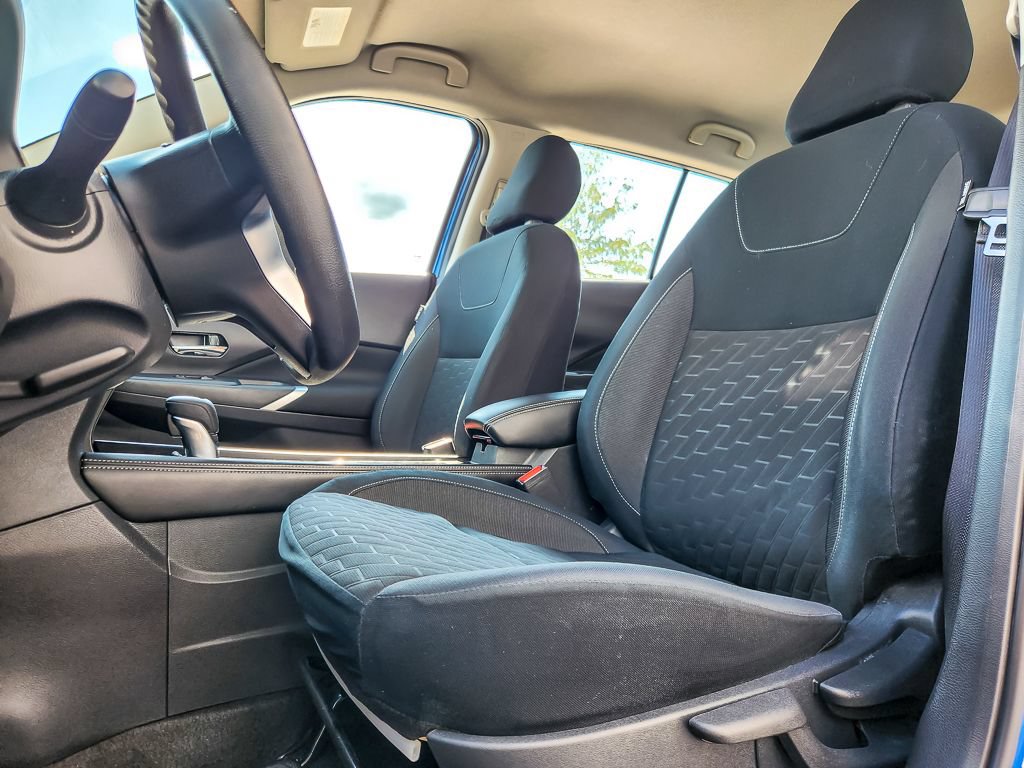 Used 2024 Nissan Kicks SV w/ Exterior Package FWD image 7