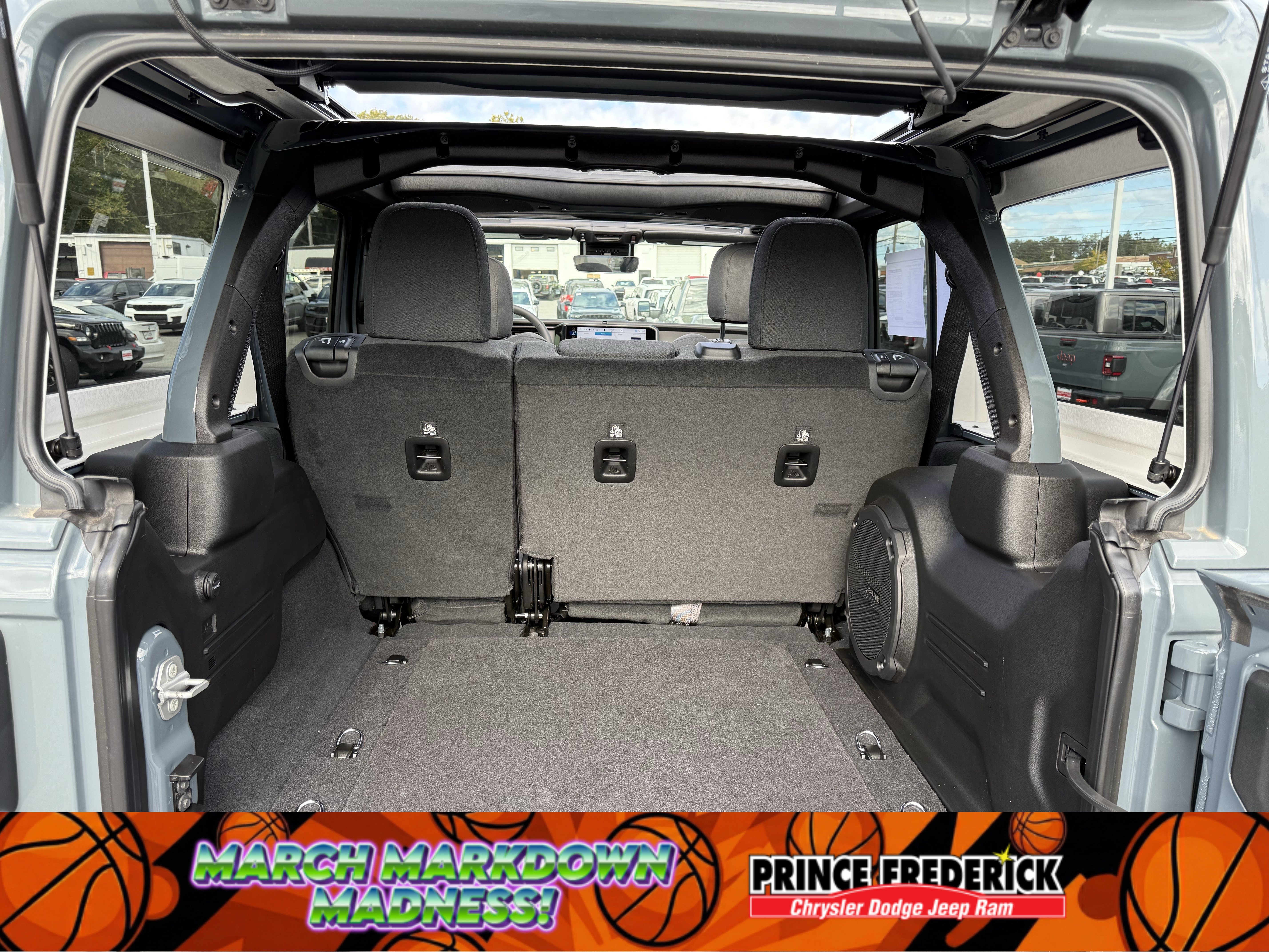 New 2025 Jeep Wrangler Unlimited Rubicon w/ Convenience Group image 13