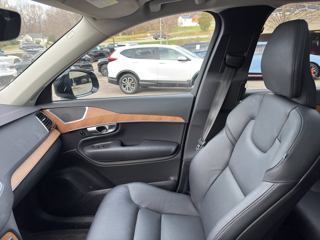 Used 2023 Volvo XC90 T8 Plus image 17