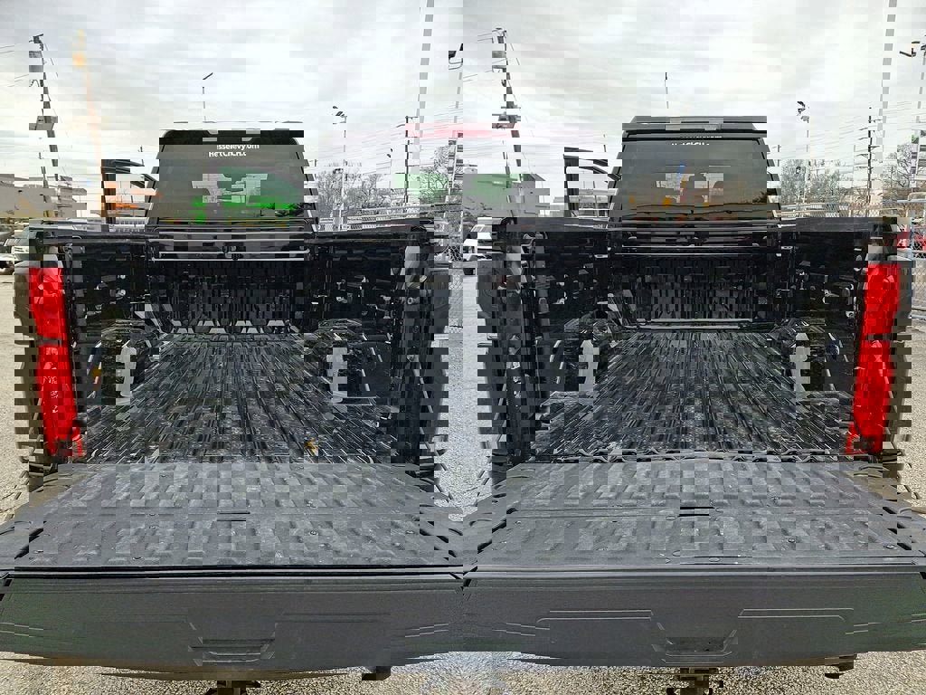 Certified 2025 Chevrolet Silverado 2500 LTZ w/ LTZ Convenience Package image 32