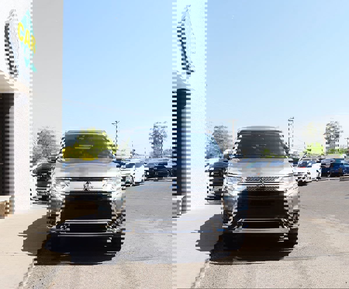 Used 2020 Mitsubishi Outlander SE image 16