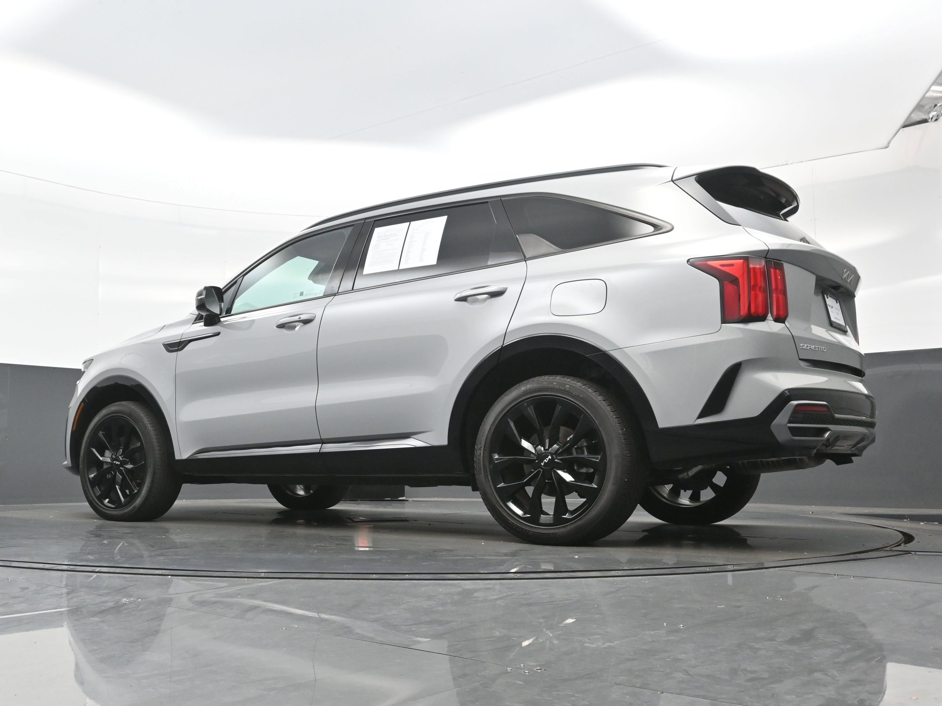 Used 2023 Kia Sorento SX image 32