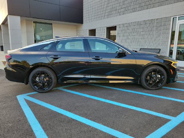 New 2027 Kia K5 GT-Line FWD image 4