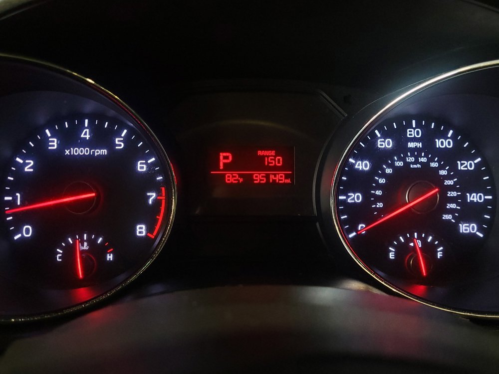 Used 2016 Kia Sedona LX FWD image 23
