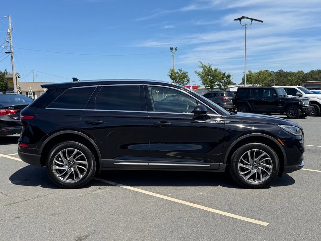 Used 2022 Lincoln Corsair AWD w/ Equipment Group 101A image 2