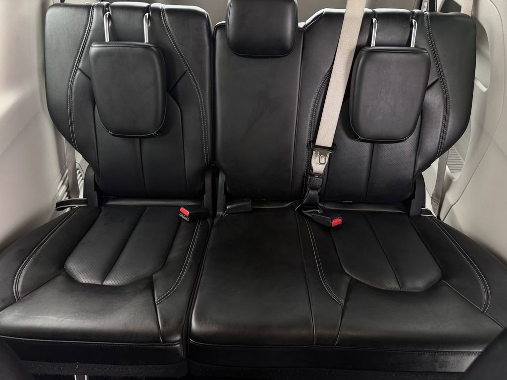 Used 2023 Chrysler Pacifica Touring-L image 26