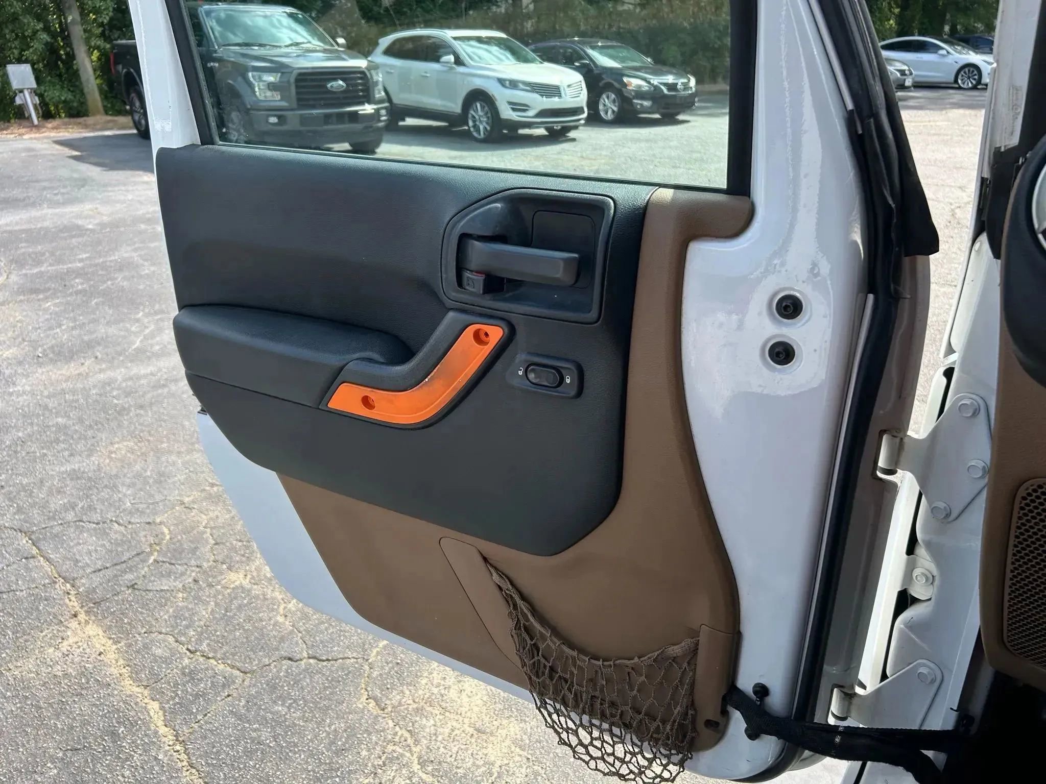 Used 2017 Jeep Wrangler Unlimited Sahara image 23