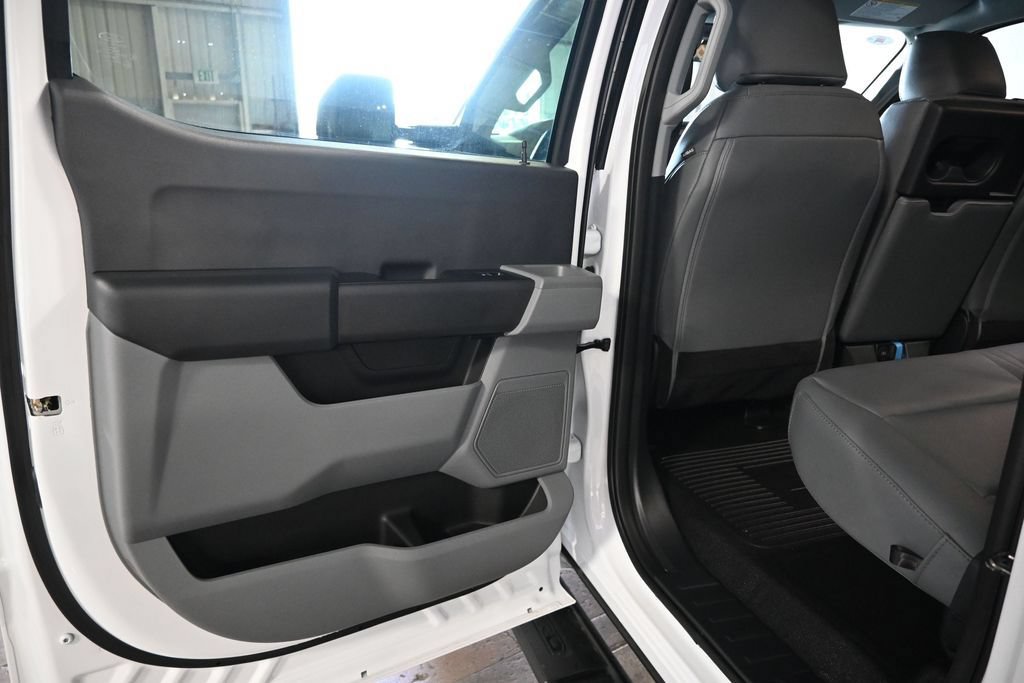 New 2026 Ford F450 XL w/ XL Chrome Package RWD image 11