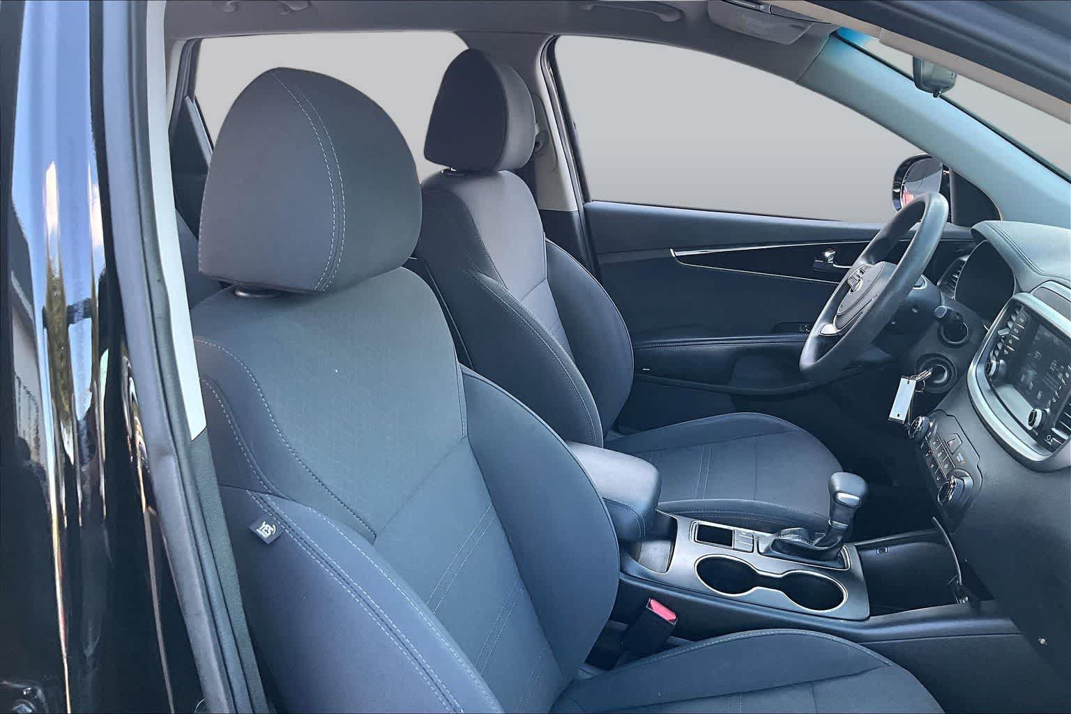 Used 2019 Kia Sorento L FWD image 9
