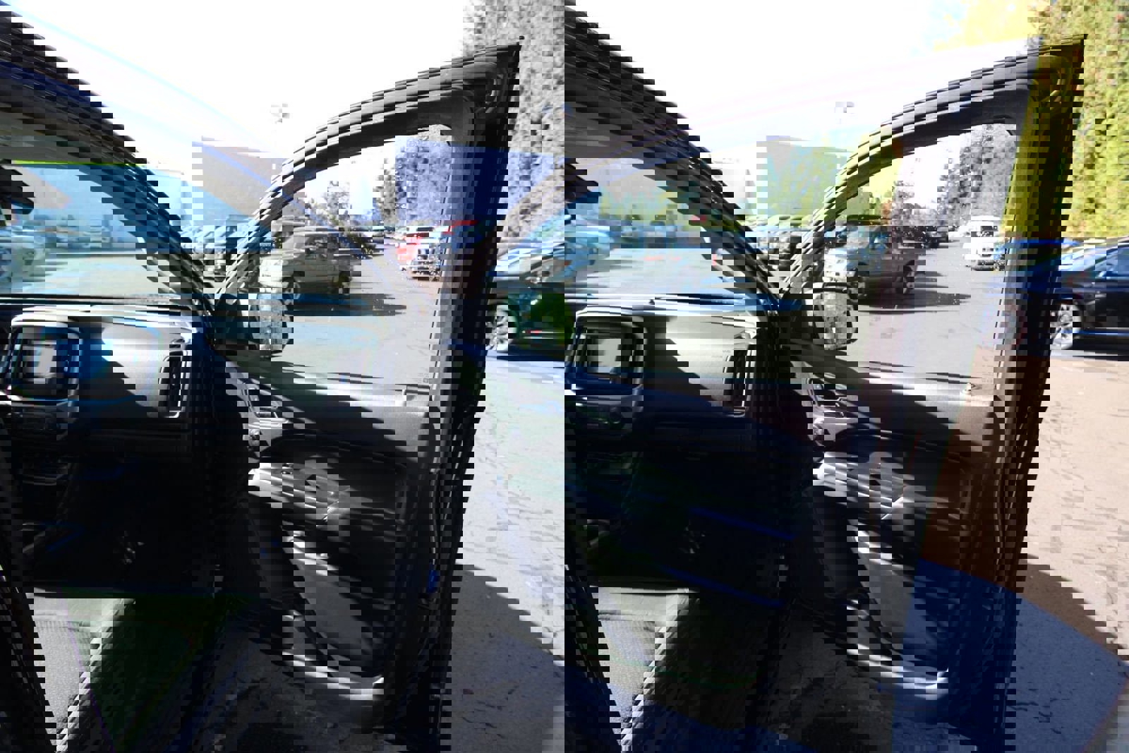 Used 2017 Chevrolet Colorado LT w/ LT Convenience Package RWD image 18