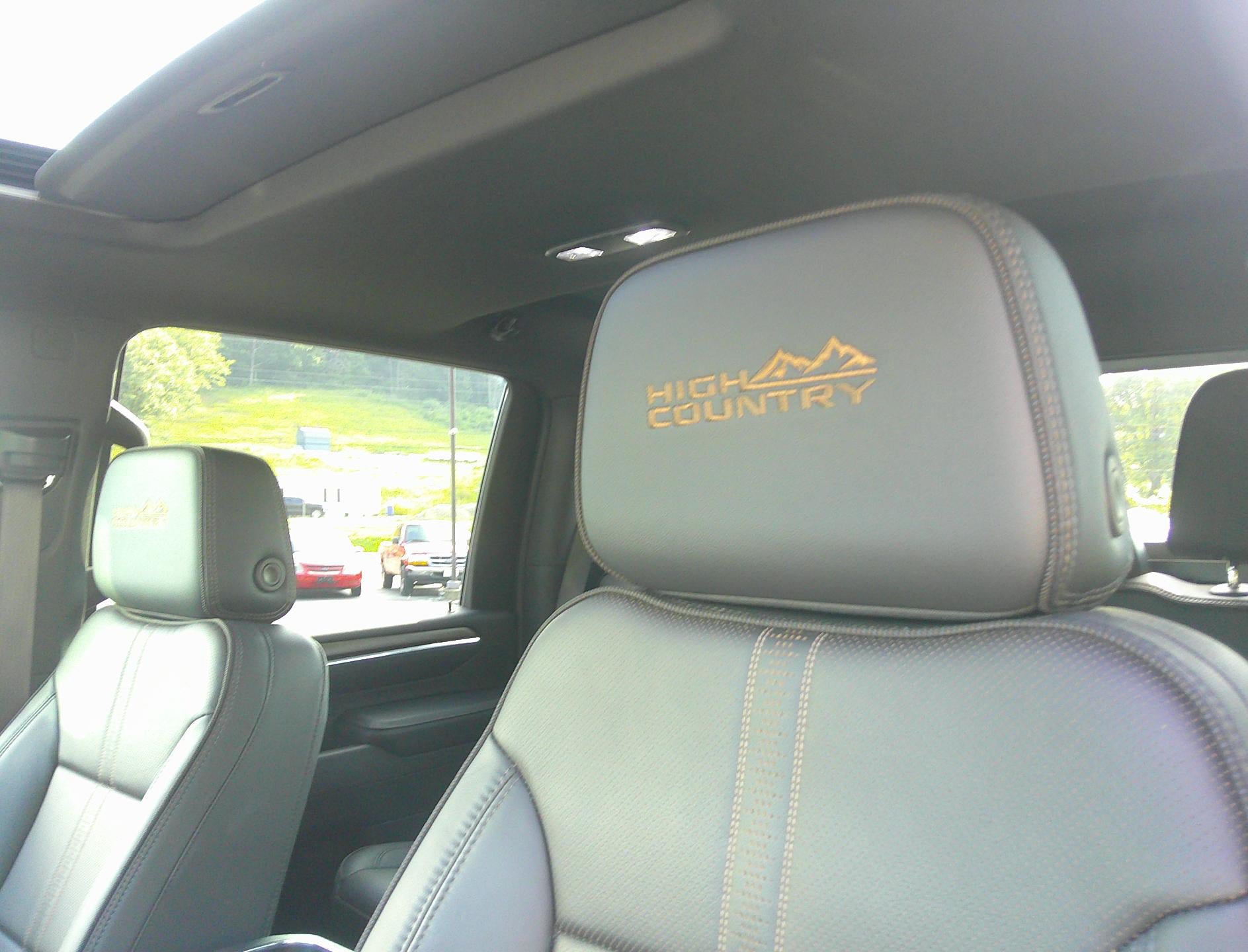 Used 2025 Chevrolet Silverado 2500 High Country w/ High Country Premium Package AWD/4WD image 13