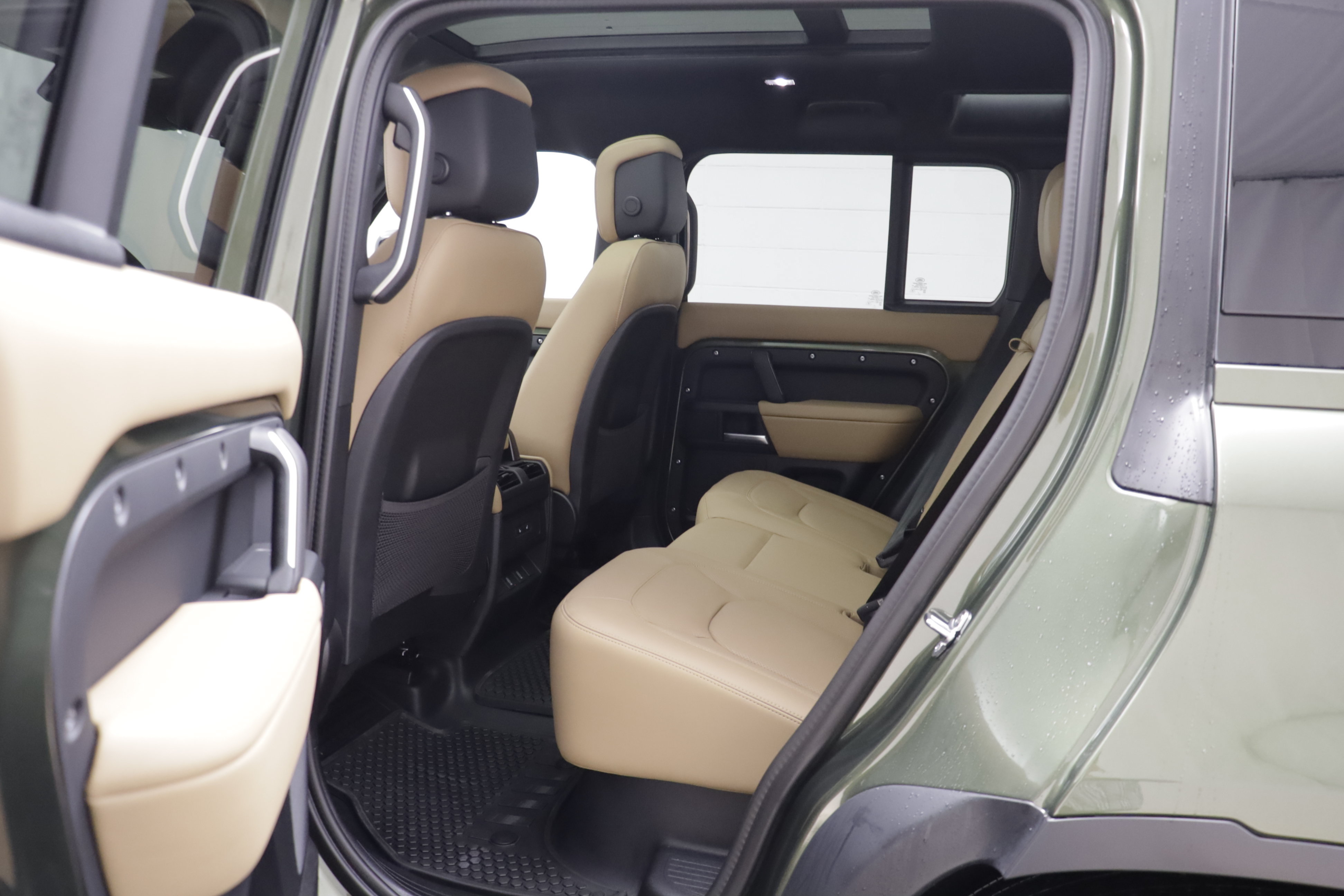 New 2026 Land Rover Defender 110 S AWD/4WD image 15