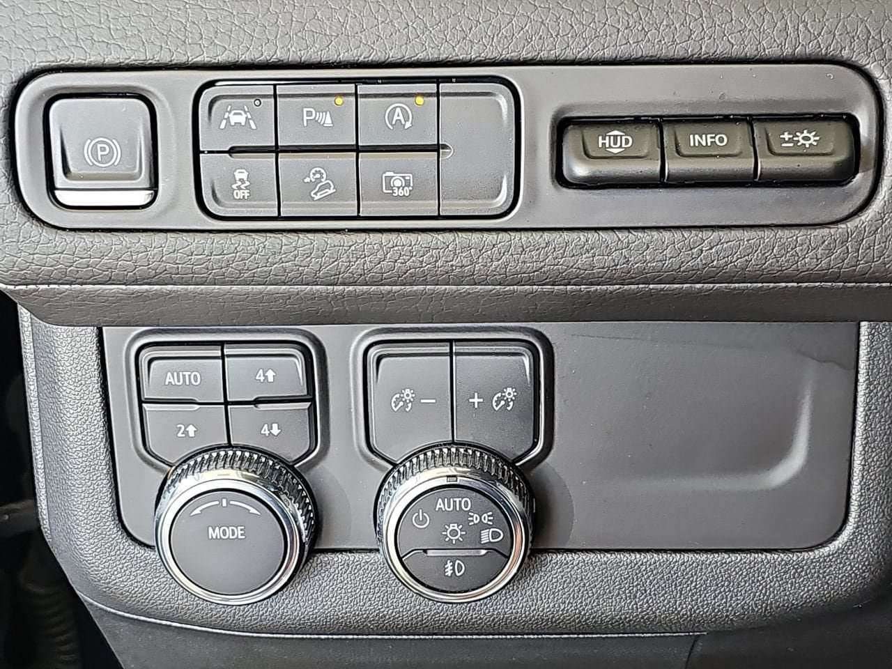 Certified 2023 GMC Yukon Denali AWD/4WD image 32