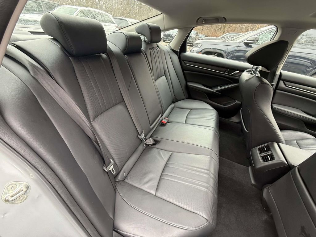 Used 2019 Honda Accord Touring image 10
