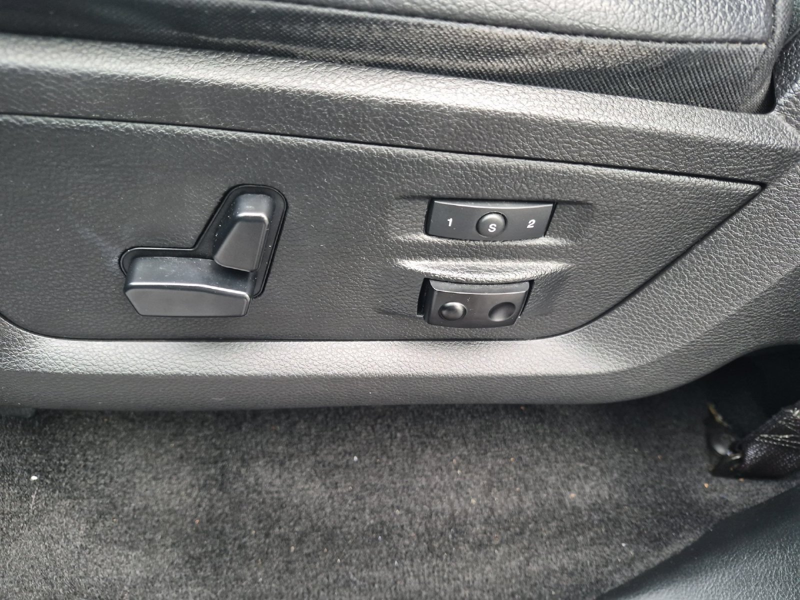 Used 2016 RAM 1500 Laramie AWD/4WD image 14