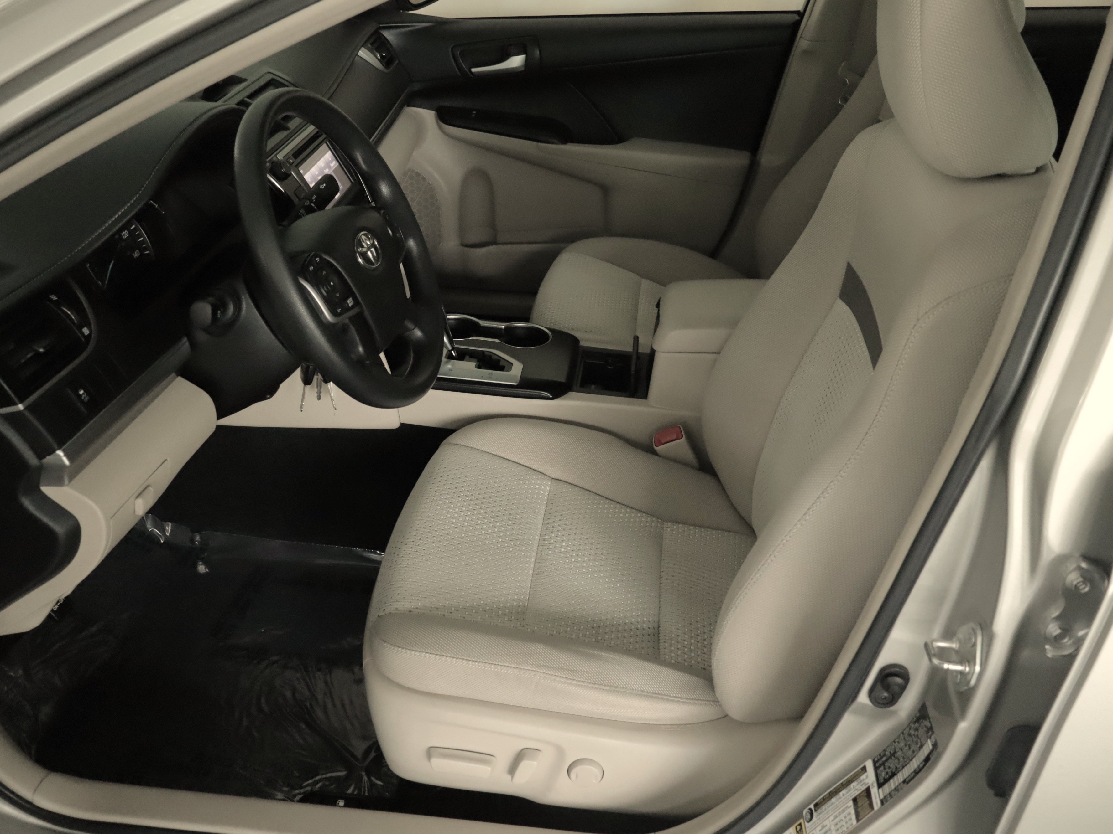 Used 2014 Toyota Camry FWD image 7