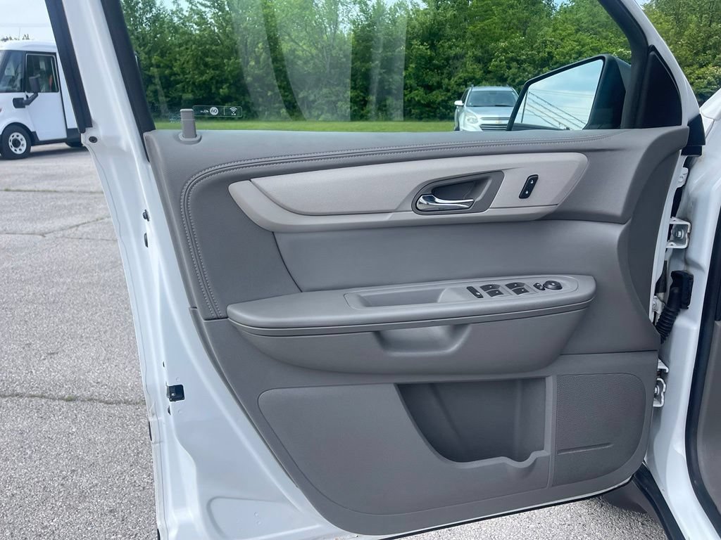Used 2017 Chevrolet Traverse LS FWD image 14