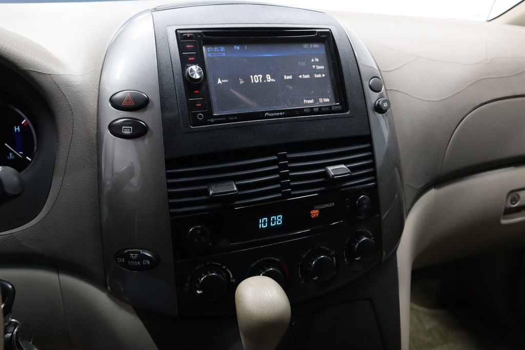 Used 2006 Toyota Sienna LE image 32
