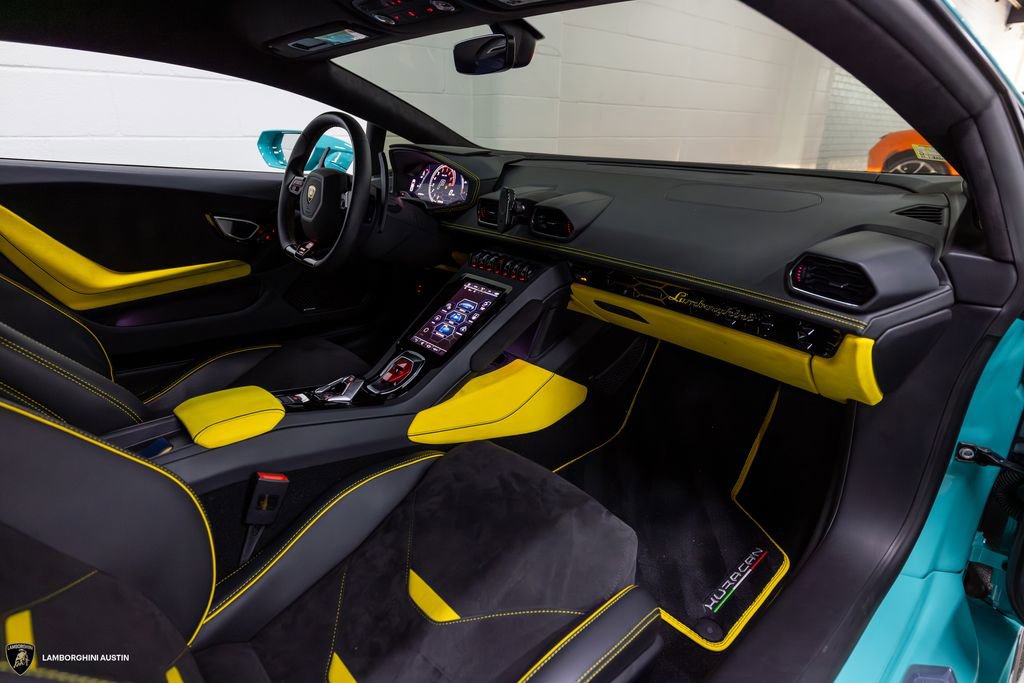 Used 2022 Lamborghini Huracan EVO RWD image 31
