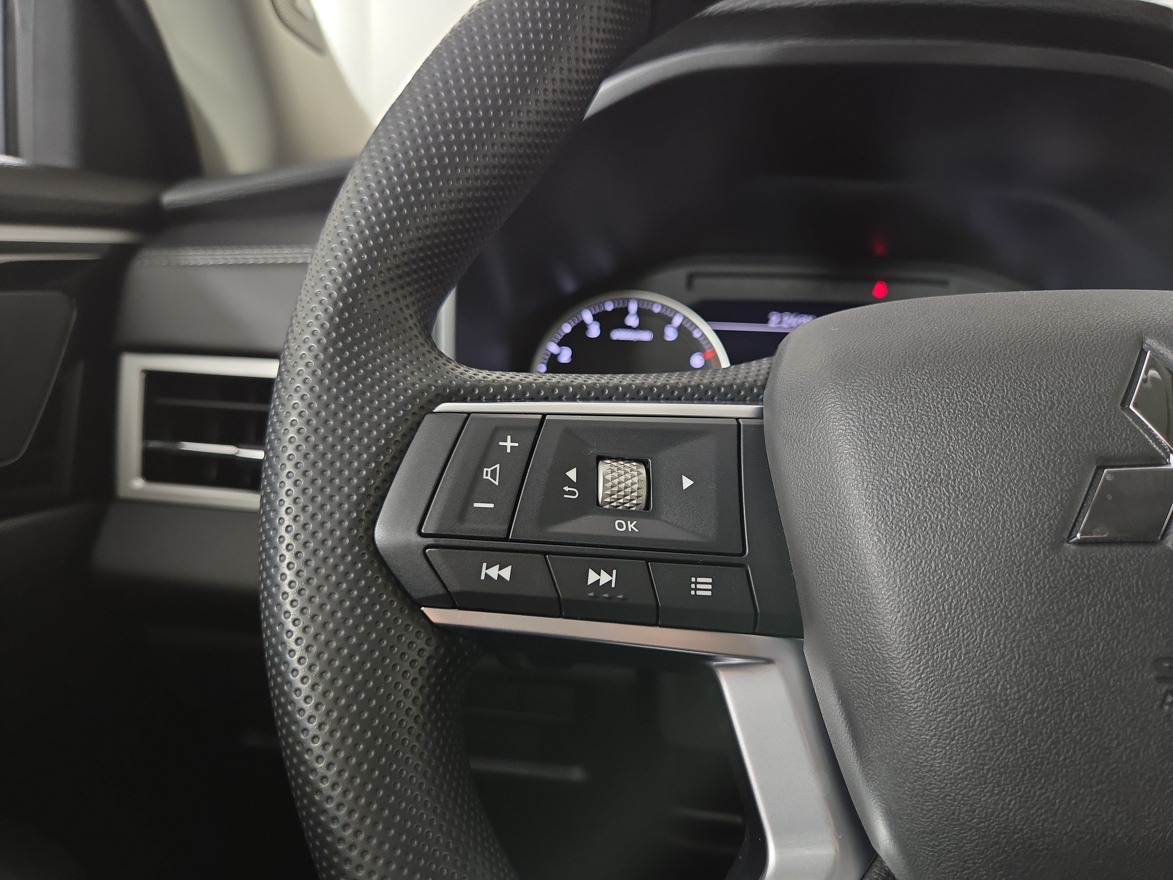 New 2026 Mitsubishi Outlander ES AWD/4WD image 15