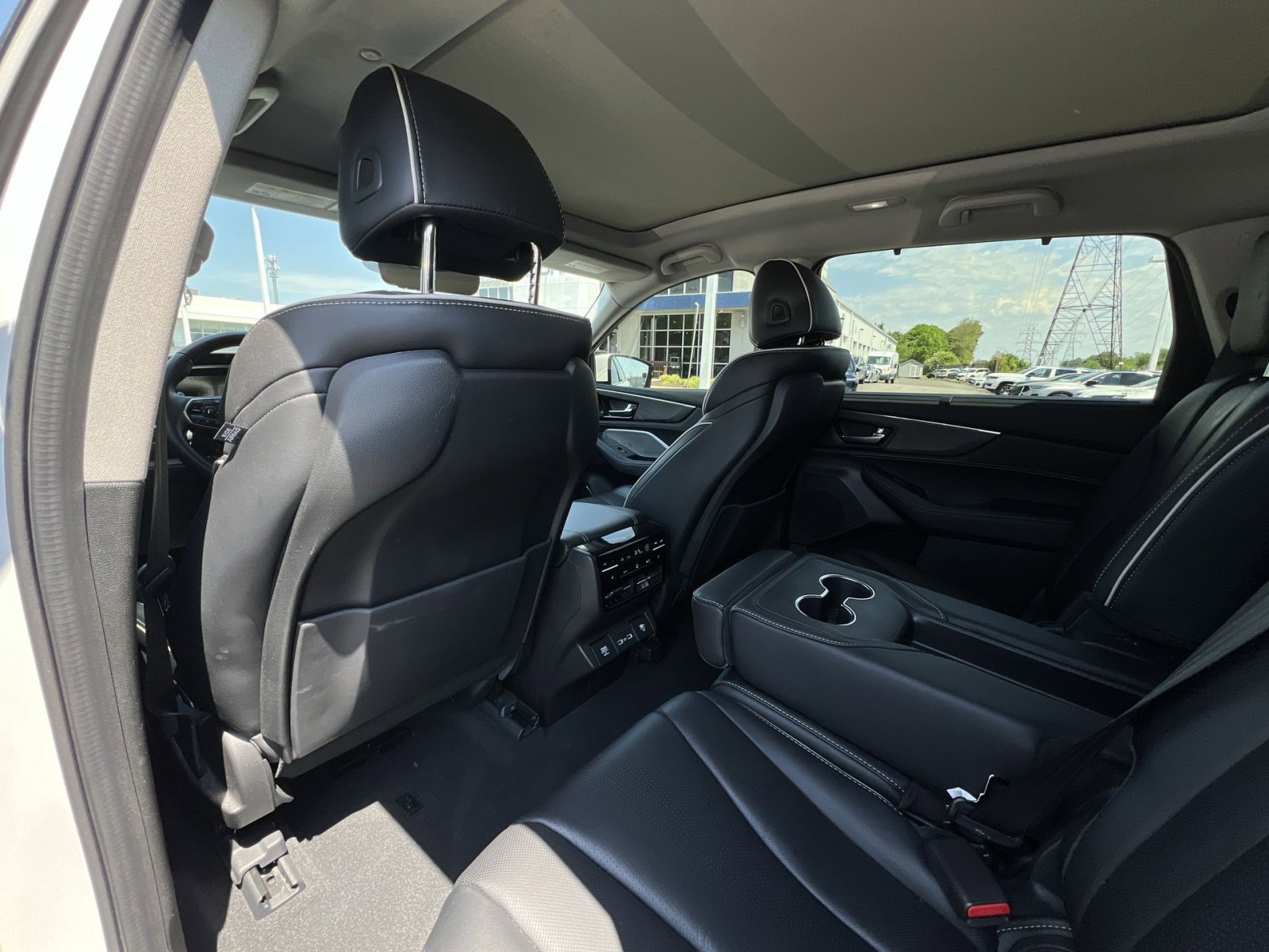 Used 2023 Acura MDX SH-AWD w/ Advance Package image 27