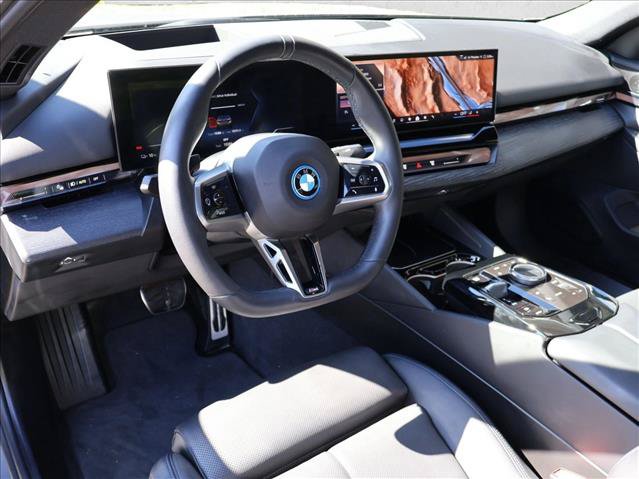 Used 2025 BMW i5 xDrive40 w/ M Sport Package AWD/4WD image 13