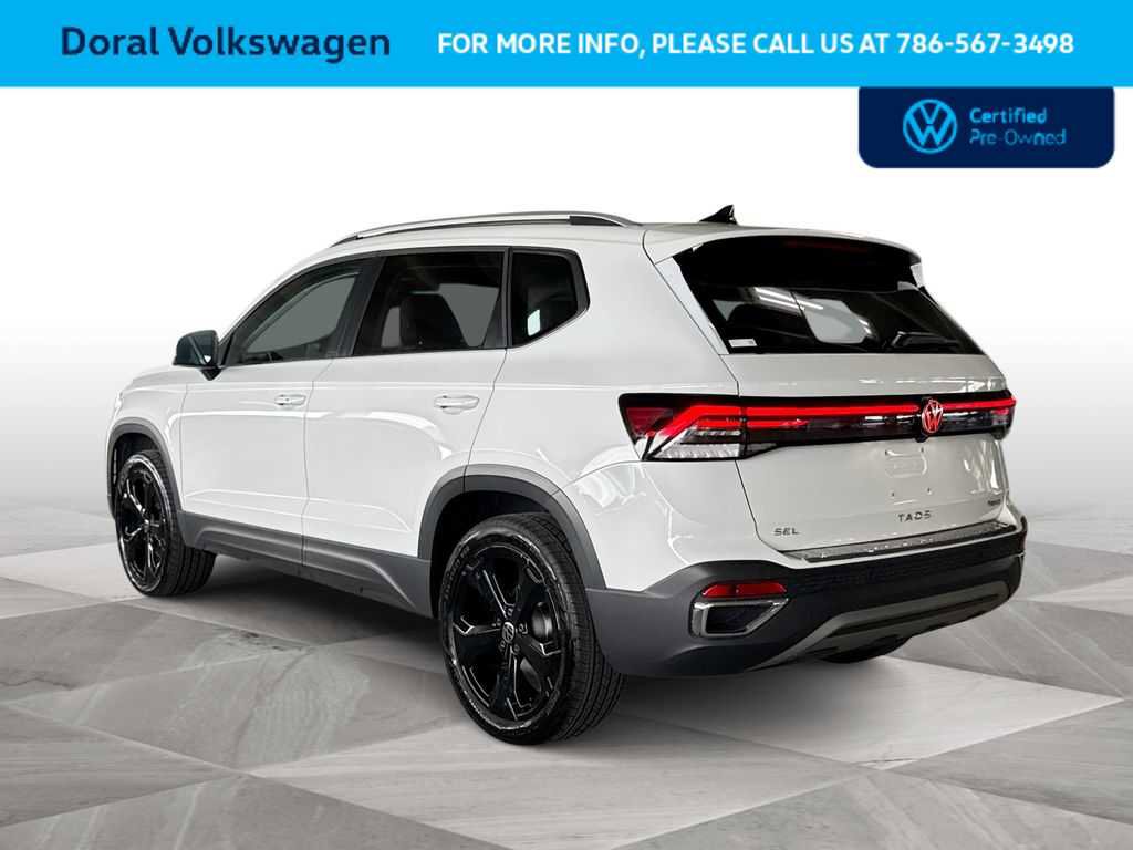 Used 2025 Volkswagen Taos SEL AWD/4WD image 6