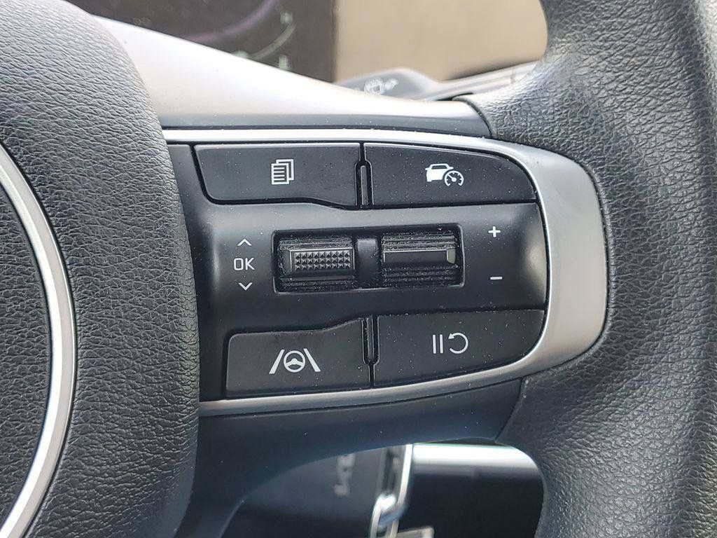 Used 2023 Kia Sportage LX AWD/4WD image 9