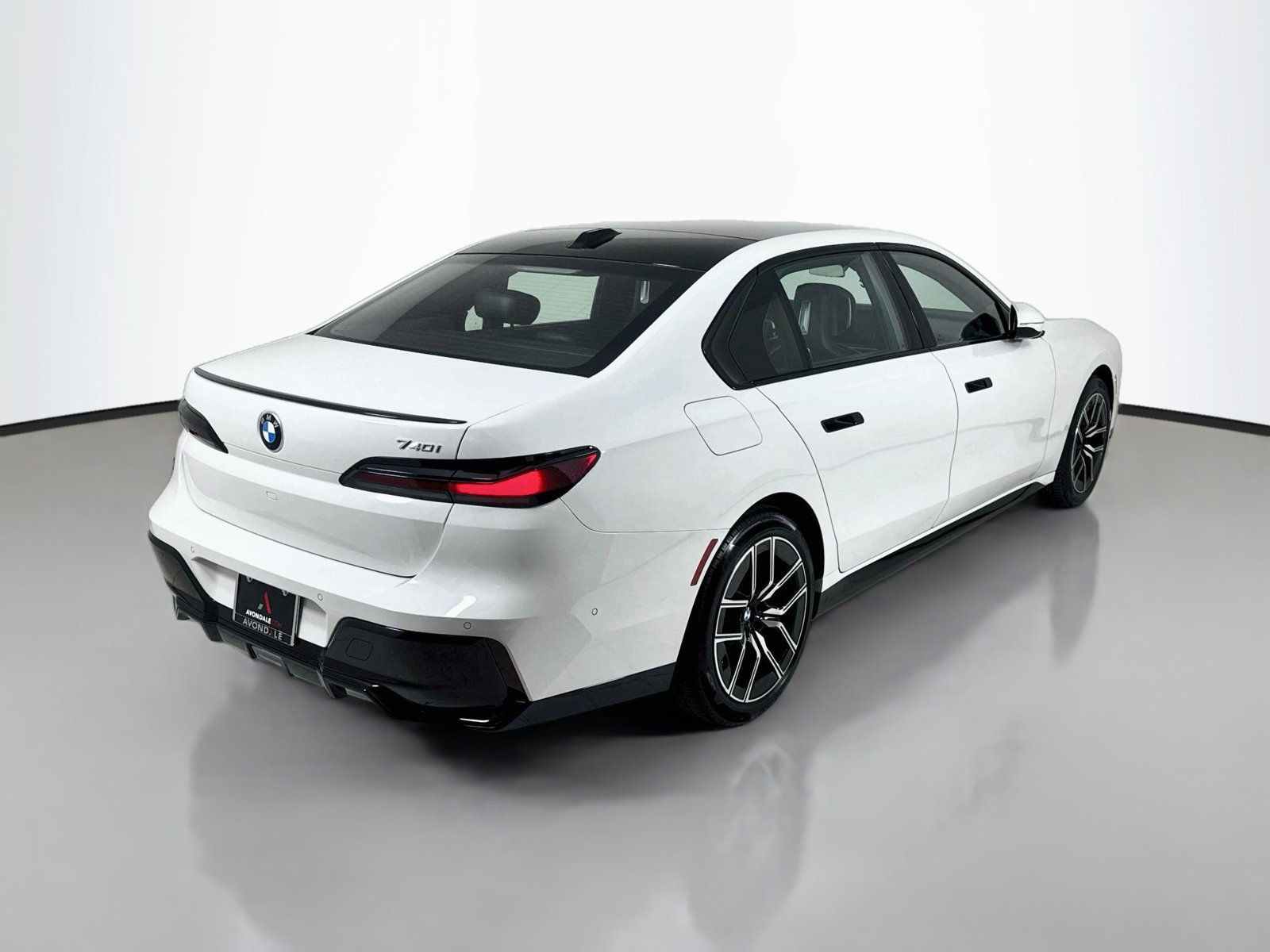Used 2026 BMW 740i RWD image 7
