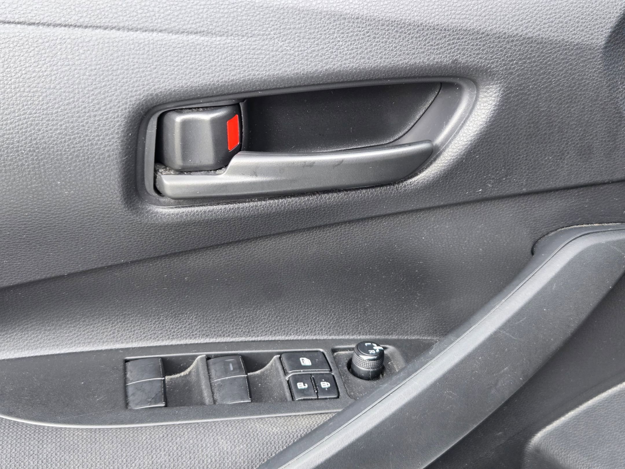 Used 2024 Toyota Corolla LE FWD image 10