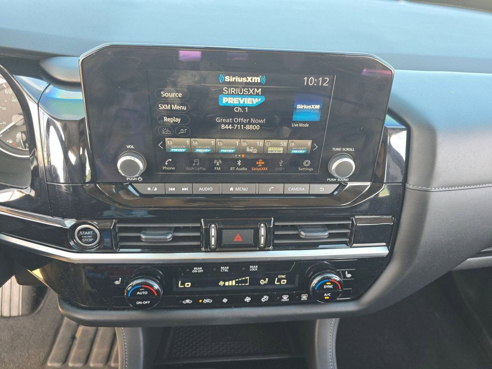 Used 2024 Nissan Pathfinder SV w/ SV Premium Package image 24