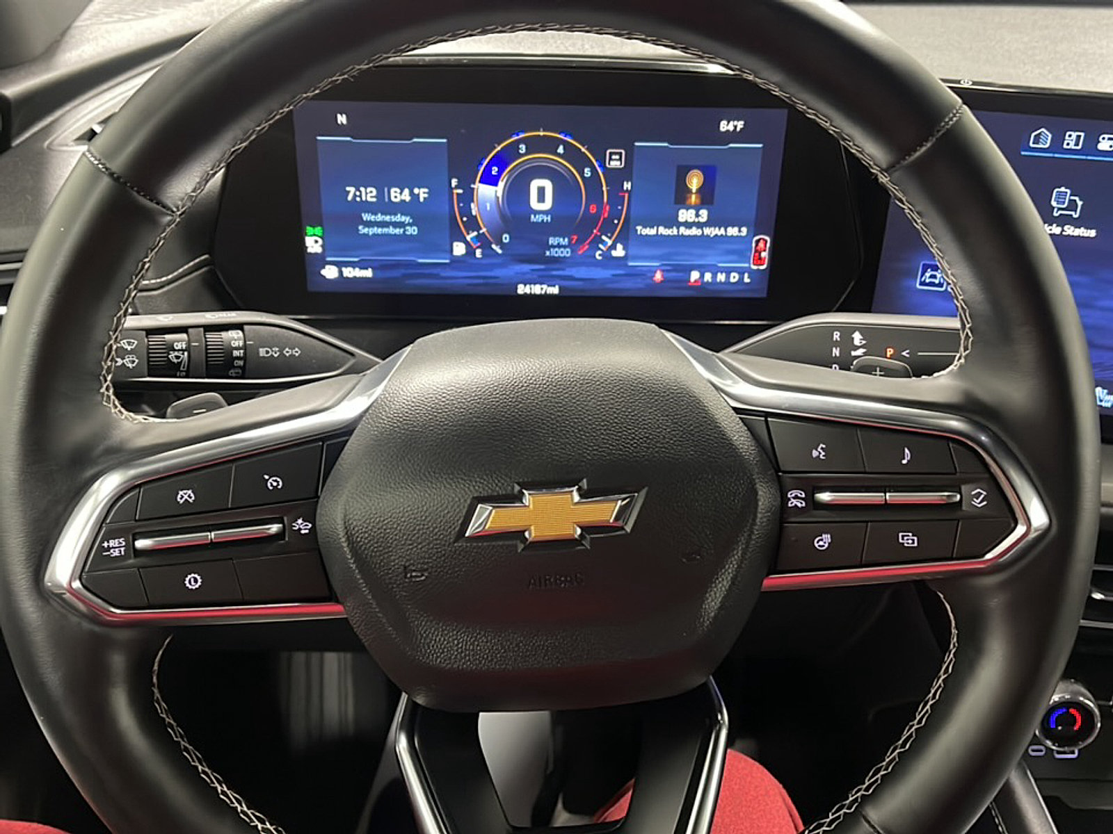 Used 2026 Chevrolet Traverse LT w/ Driver Confidence Package FWD image 4