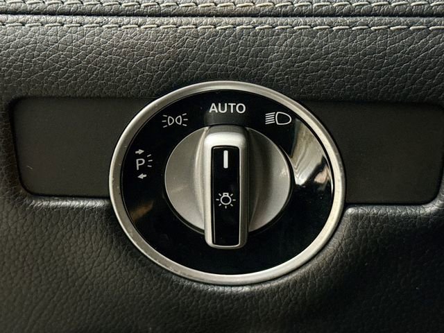 Used 2013 Mercedes-Benz SL 550 w/ Premium Pkg image 11