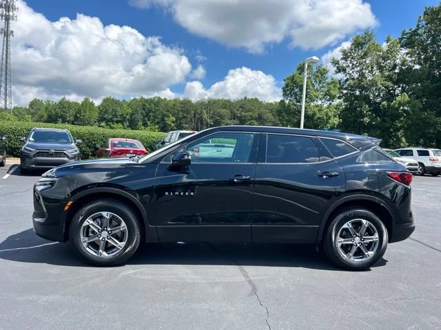Used 2025 Chevrolet Blazer LT AWD/4WD image 12
