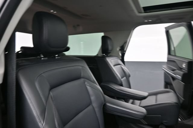 Certified 2025 Lincoln Navigator L Reserve AWD/4WD image 28