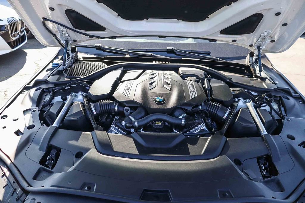 Used 2022 BMW 750i xDrive 750i xDrive w/ M Sport Package image 33