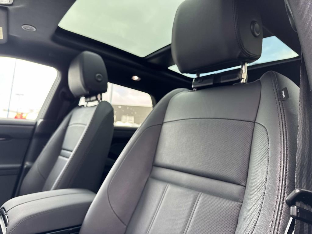 Certified 2025 Land Rover Range Rover Evoque S image 19
