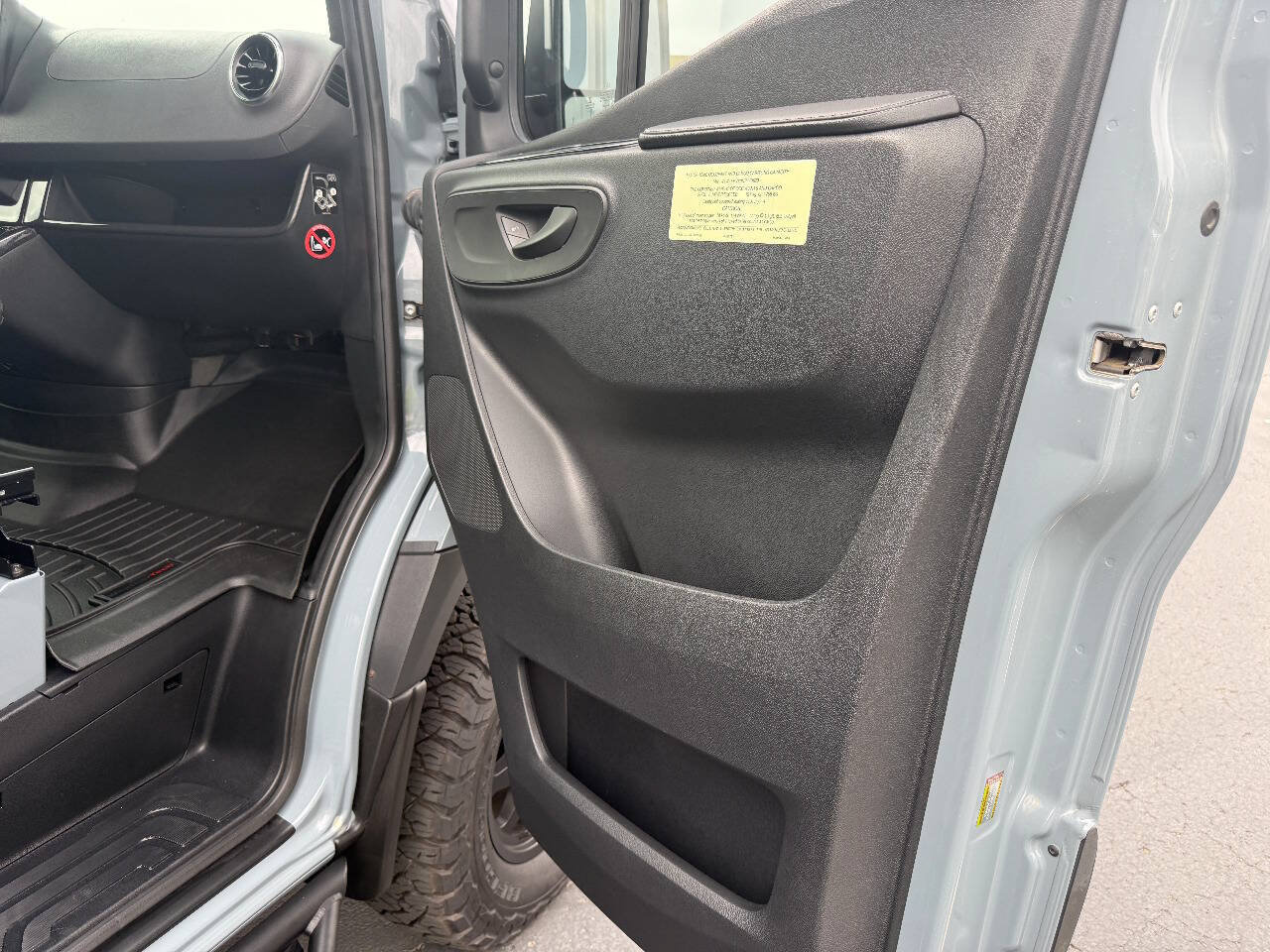 Used 2022 Mercedes-Benz Sprinter 2500 image 12