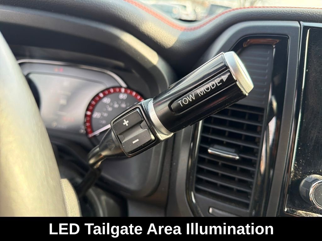 Used 2024 Nissan Titan PRO-4X w/ Pro-4x Convenience Package image 28