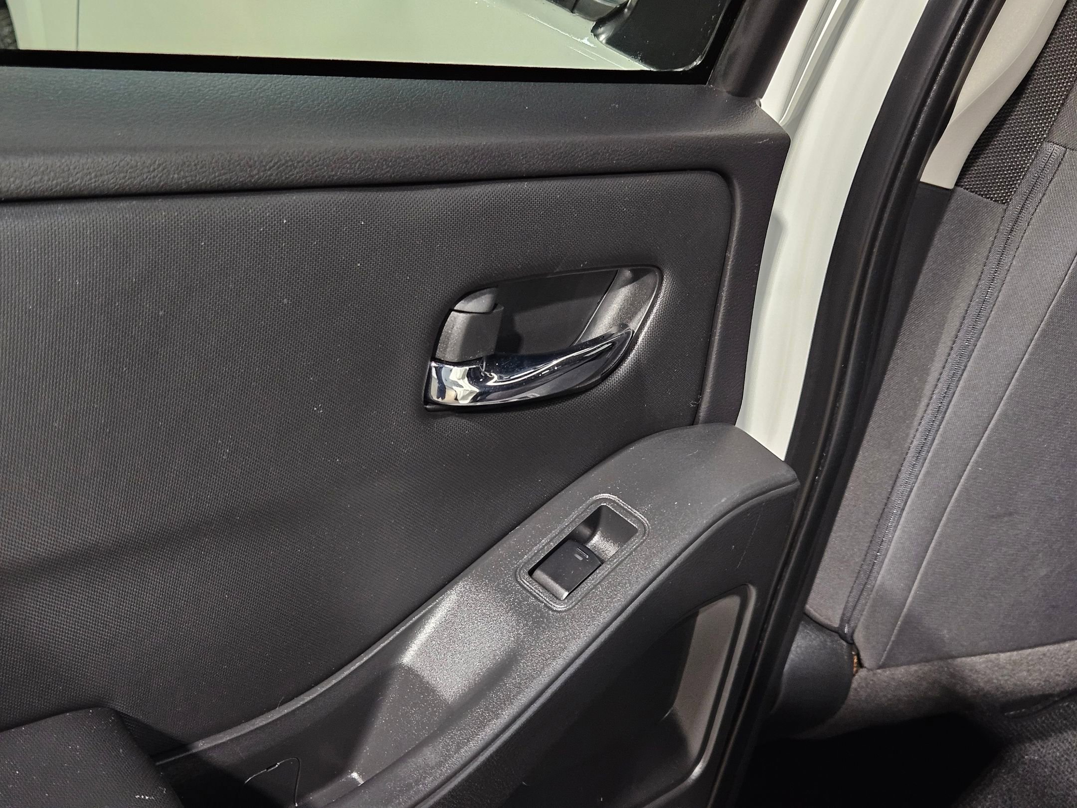 Used 2024 Nissan Frontier SV w/ Technology Package image 35