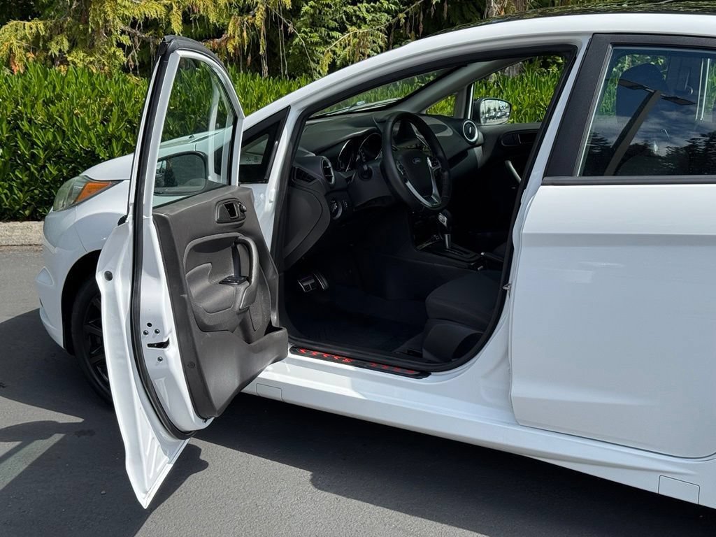 Used 2019 Ford Fiesta ST-Line w/ ST Line Cold Weather Package FWD image 7