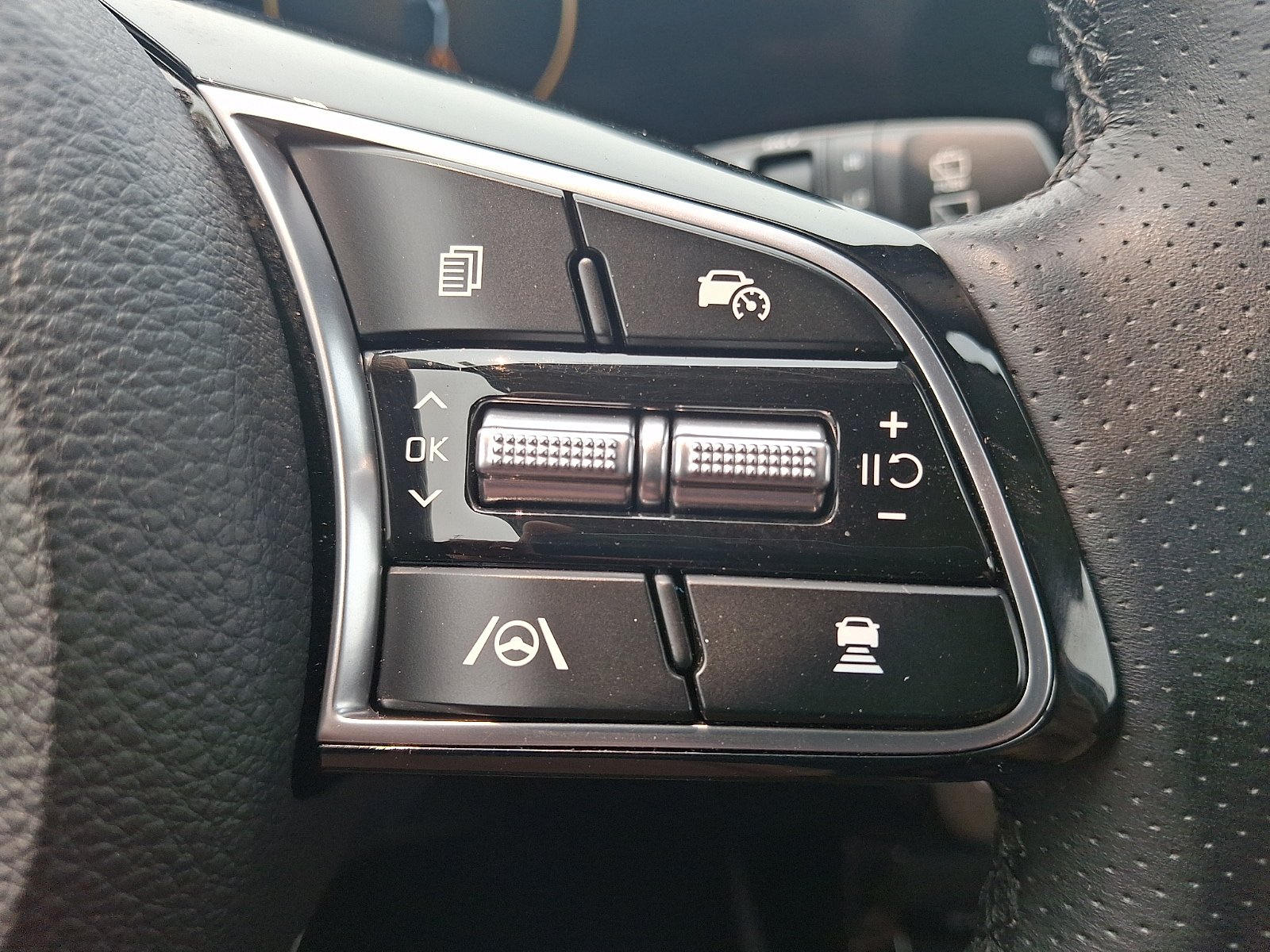 Used 2024 Kia Seltos SX AWD/4WD image 21