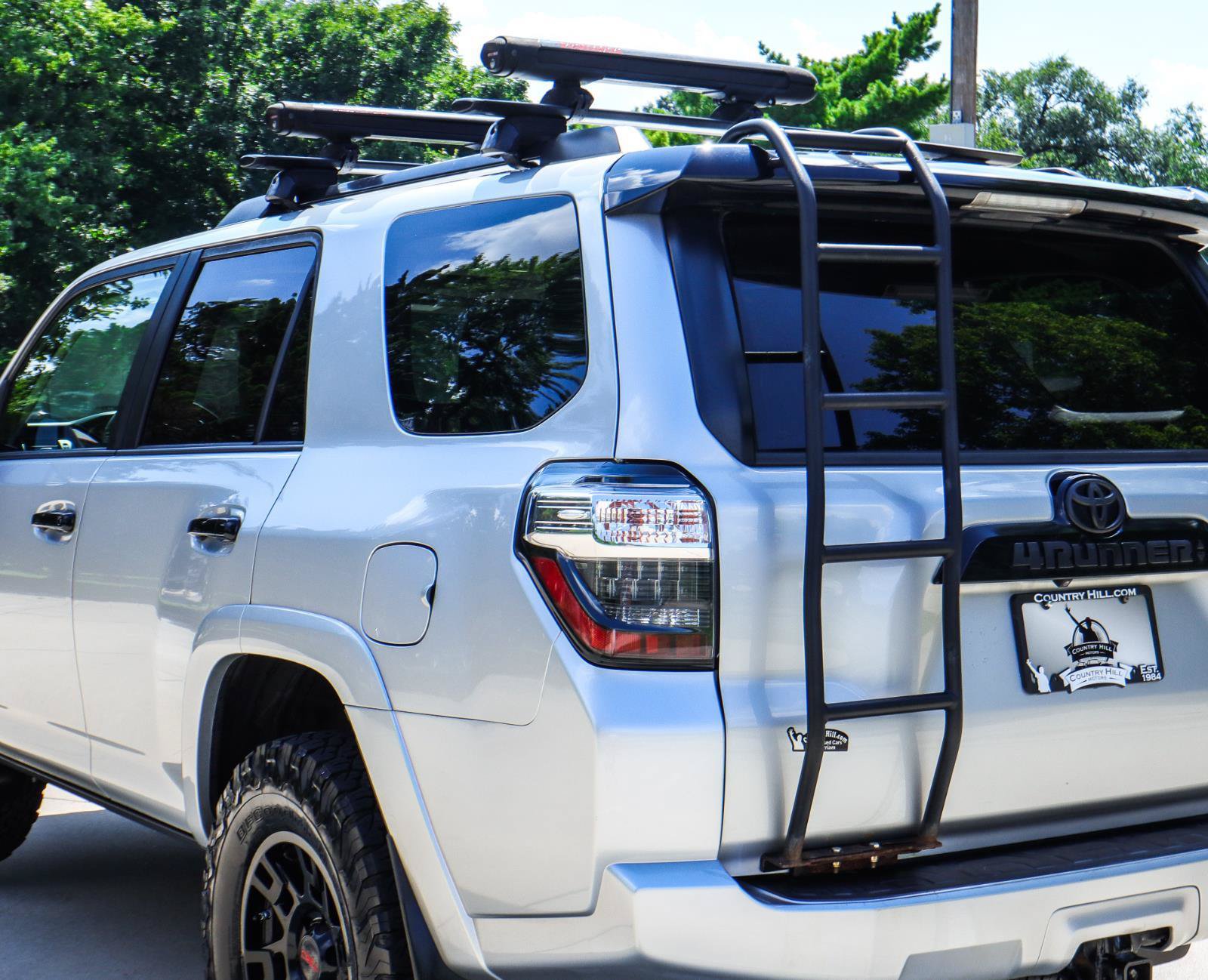 Used 2020 Toyota 4Runner Venture w/ Moonroof Package AWD/4WD image 18